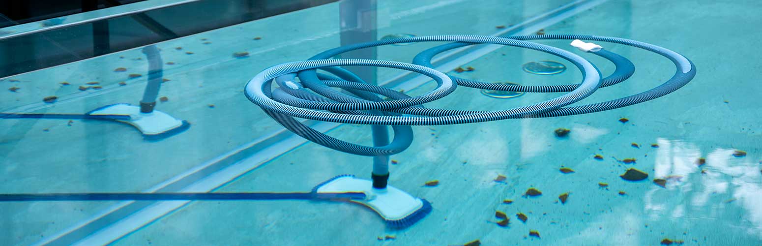 10 najčastejších problémov s bazénom v lete a rýchle riešenia